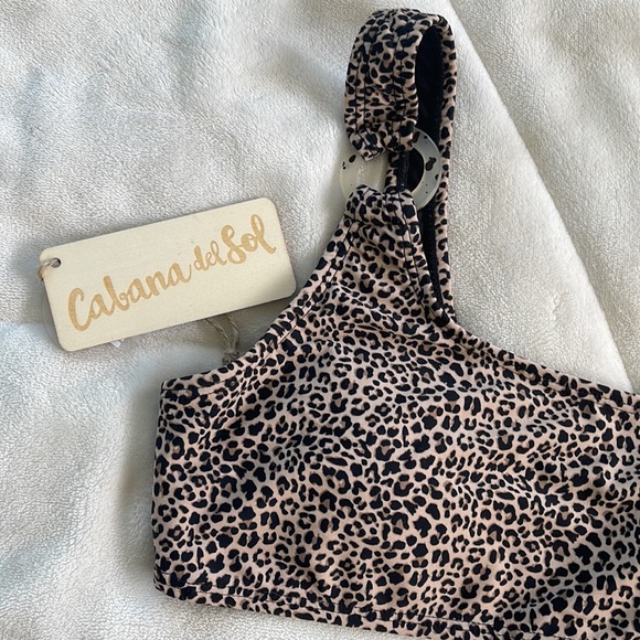 Leopard print 2 piece swimsuit - Picture 2 of 4